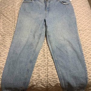 Vintage light wash mom jeans. Plus size straight leg.